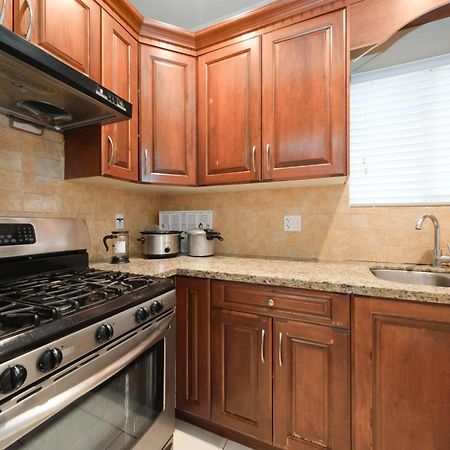 Cambie & 61St Ave Homestay Ванкувер Экстерьер фото