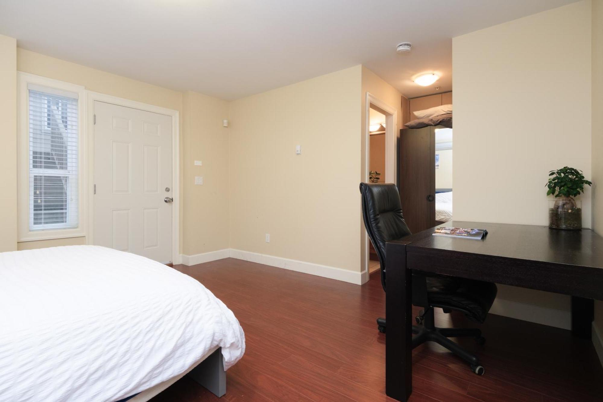 Cambie & 61St Ave Homestay Ванкувер Экстерьер фото