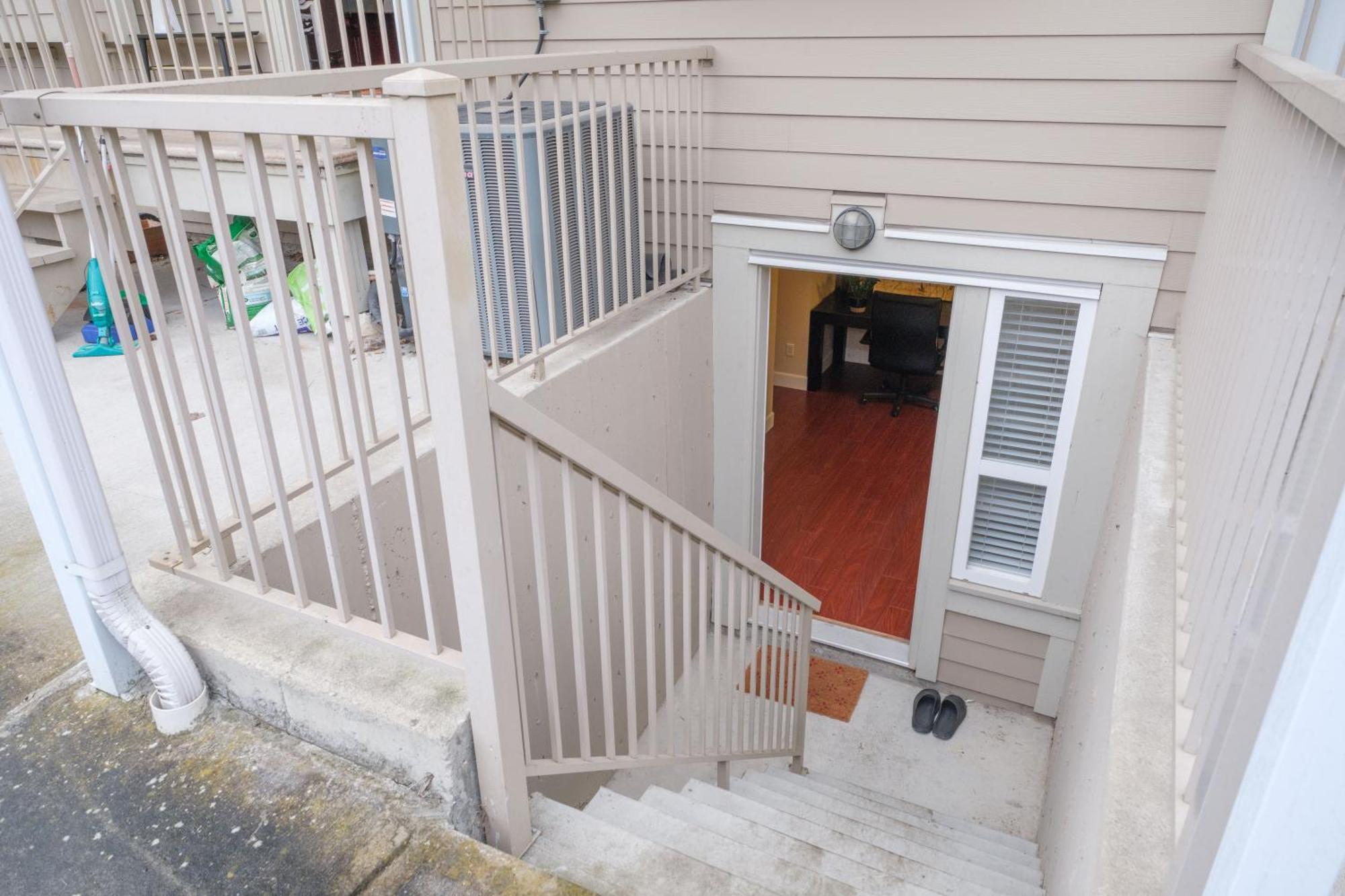 Cambie & 61St Ave Homestay Ванкувер Экстерьер фото