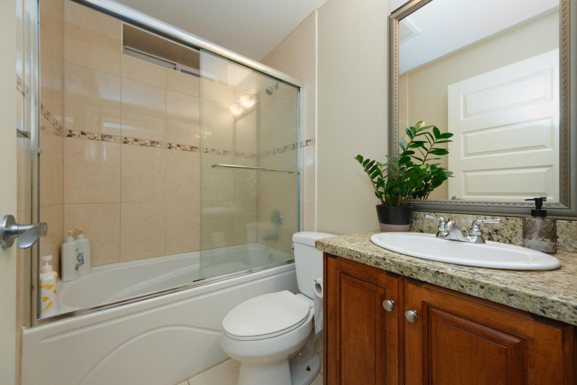 Cambie & 61St Ave Homestay Ванкувер Экстерьер фото