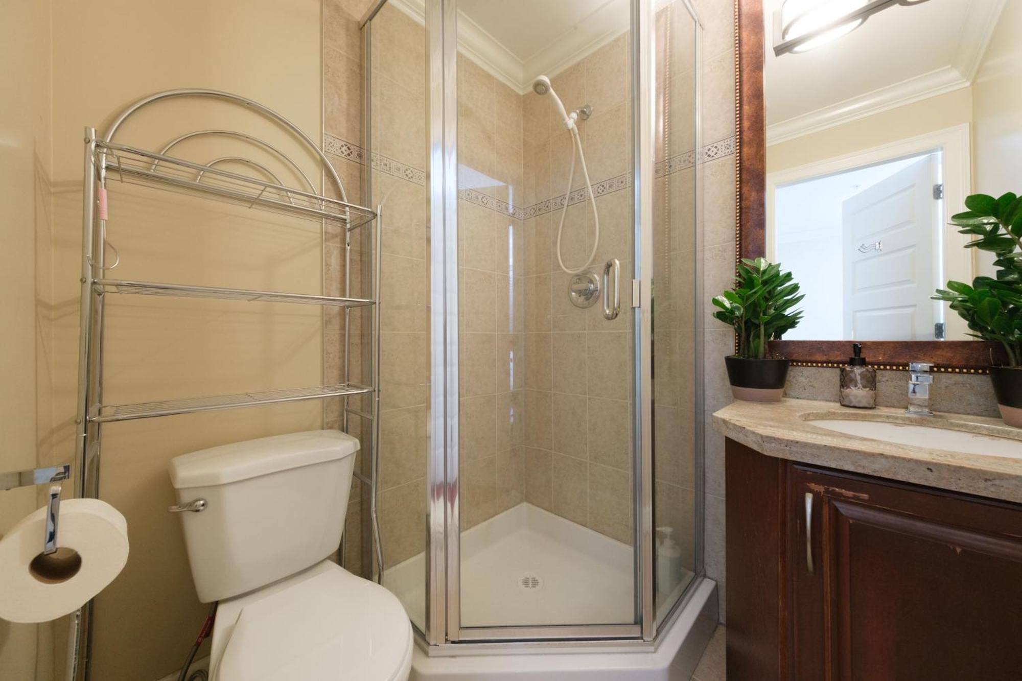 Cambie & 61St Ave Homestay Ванкувер Экстерьер фото
